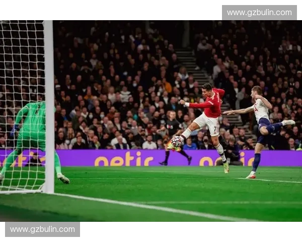 凌空抽射技艺解析：掌握这一瞬间爆发的完美技巧与实战应用